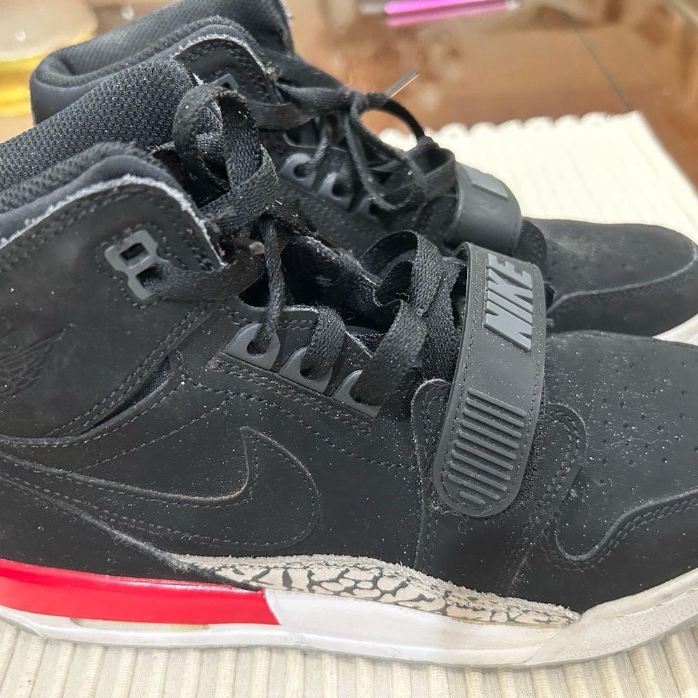Jordan Legacy 312 ‘Black Suede’. AT4040-080
High Top Sneaker - Picture 11 of 11